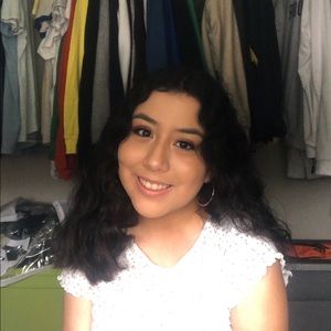 Meet your Posher, Abigail